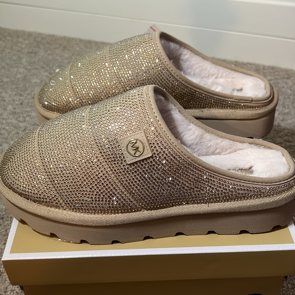 BNIB Michael Kors Women’s Winnie Slippers - Picture 3 of 11